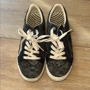 Taos Casual Sneakers